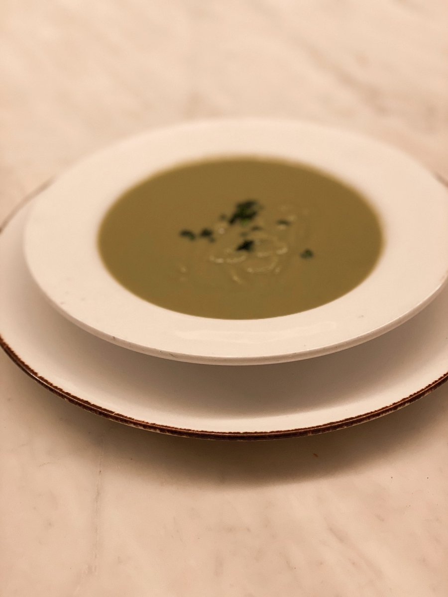 Friday lunch special! 💗

Arugula Salad with Blackened Chicken $19

Vegan pea soup $9