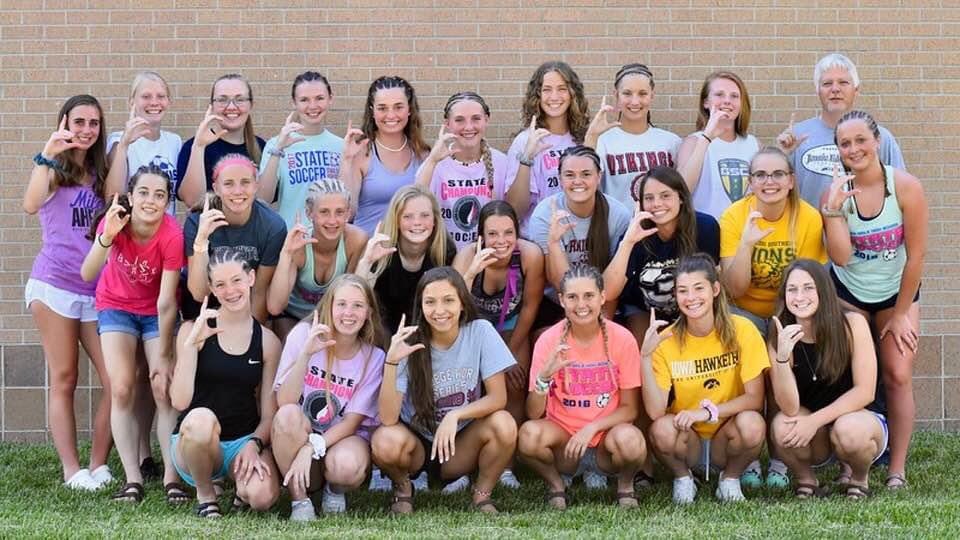 taylorgregory21's tweet photo. The girls and the game I love the most, would give anything to play one last time together https://t.co/2MpNG770eI
