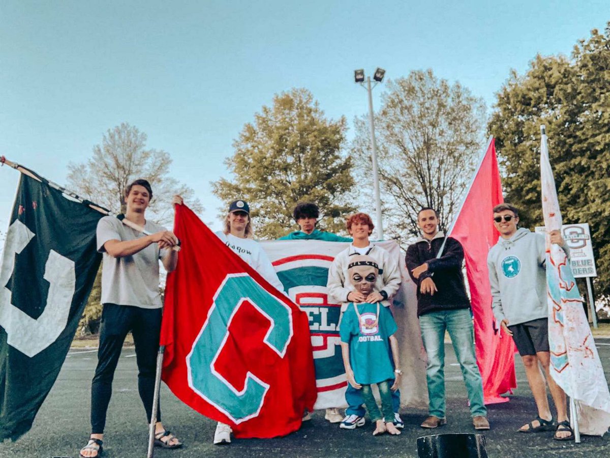 CHSRowdyRaiderz's tweet photo. Passin the torch https://t.co/QF7ZDEJvZZ