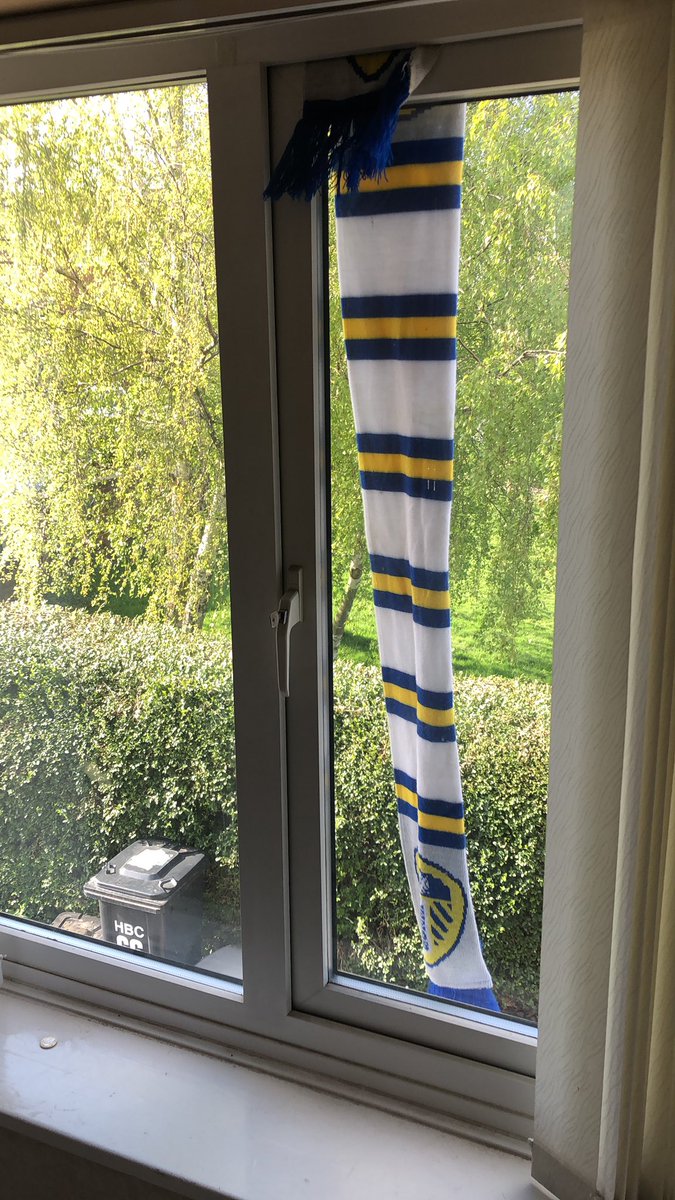 chardkr's tweet image. #HangYourScarvesForNorman