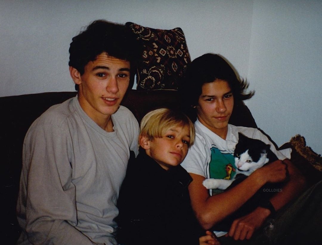 historyandfacts's tweet photo. Franco brothers, late 90s. https://t.co/F3akg80sJz