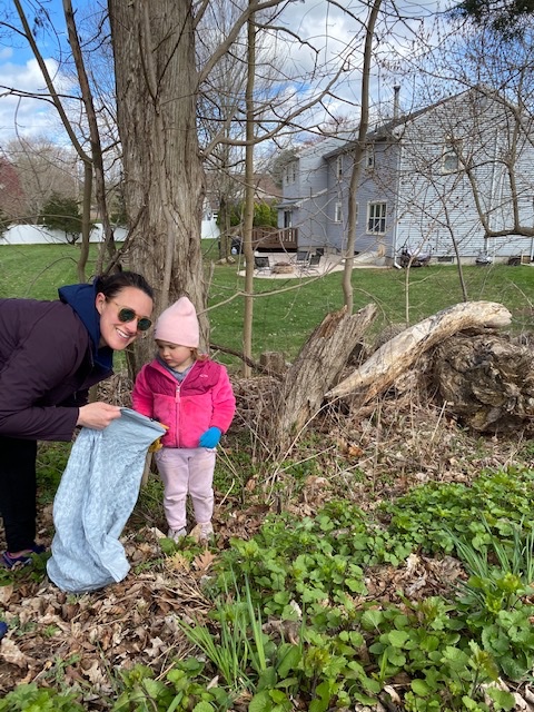 QU_WIH's tweet photo. Our staff and student-athletes participated in the Big Event over the last 2 weeks!

Picking up trash, sending letters &amp; thanking teachers in our communities were just a few of the ways we got involved! #BobcatStrong 

📝😺🎉🌳 https://t.co/MuXVSbOCtc