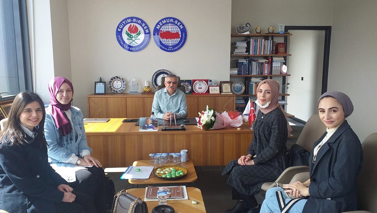 _aliyalcin_'s tweet photo. 20 Bin Öğretmen Arafta Kalmasın

“Atandığımı öğrendim ve Nisan’da başlayacağız göreve diye işimden ayrıldım.Nisan geçiyor başlayamadık göreve ve ne yapacağımı şaşırdım.Ev geçindiriyorum ben.”

18 Mart’ta atananlar başlatılmalıdır.

#CbistihdamMebKararname

https://t.co/t2a1X3S4bj https://t.co/WEpBHsCyU4