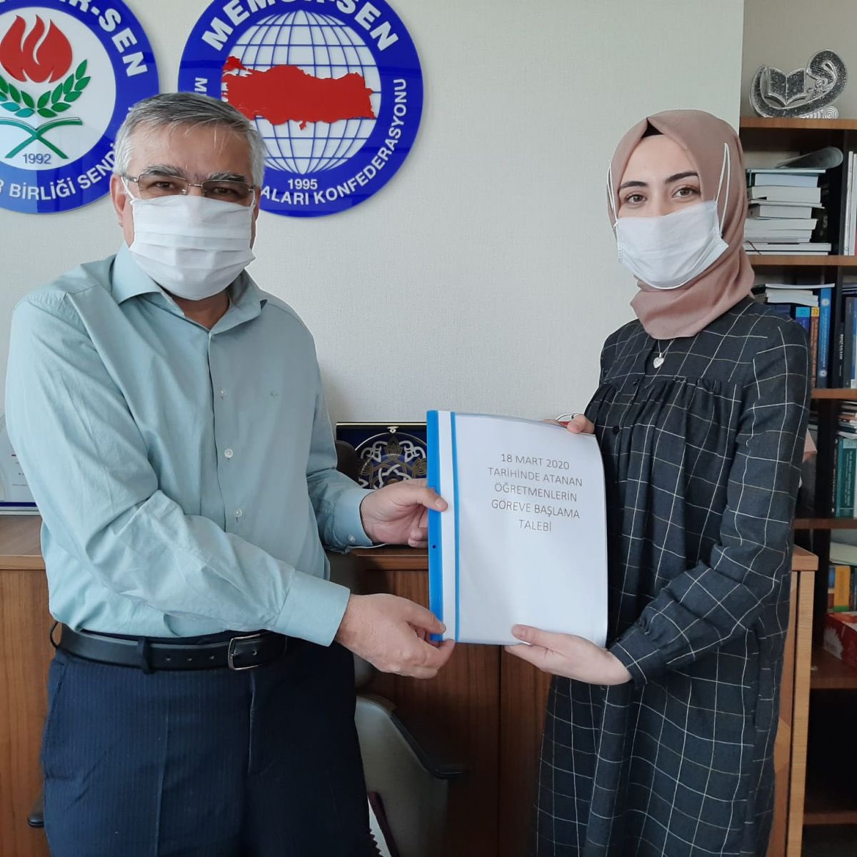 20 Bin Öğretmen Arafta Kalmasın

“Atandığımı öğrendim ve Nisan’da başlayacağız göreve diye işimden ayrıldım.Nisan geçiyor başlayamadık göreve ve ne yapacağımı şaşırdım.Ev geçindiriyorum ben.”

18 Mart’ta atananlar başlatılmalıdır.

#CbistihdamMebKararname

ebs.org.tr/manset/5195/at…