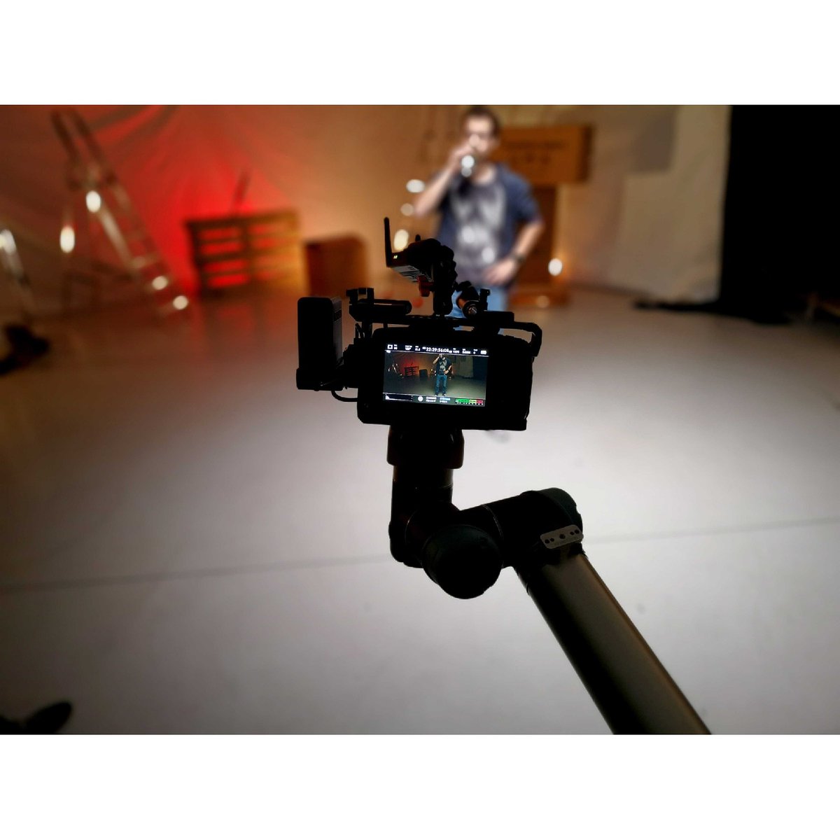 _Vibotics_'s tweet photo. Another day on set 🎥

#vibotics #robotics #mediaproduction #cinebot #technology #videoproduction #engineering #software #studio https://t.co/24ivttKmHh