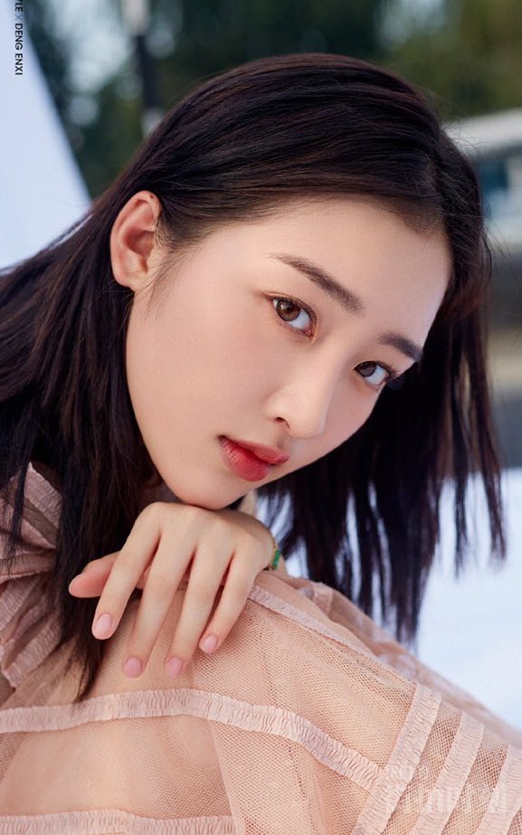 dramapotatoe's tweet photo. Happy 15th birthday to #DengEnxi! 🎂The young actress is known for her supporting roles in films #TheDevotionofSuspectX, #LastLetter, #ACoolFish, and more. Catch her next in upcoming dramas, #LegendofAwakening and #TwelveTan (guest star)!
#邓恩熙 #ancydeng https://t.co/qChidFPAT6