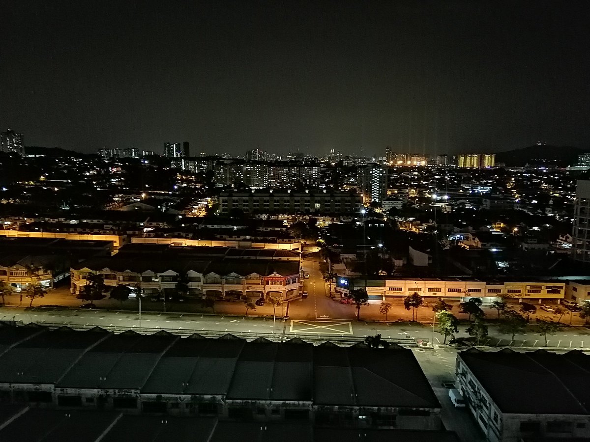 itsme_nalini's tweet photo. 1:00am : #night view from my balcony ❤️ #Peace #Love ✌️

#LongLiveAjith sir 💕 #Vijay
#LongLiveVijay sir 💕 #Ajith

Many of us like both of U, both of u still hv many fans wit good 🧠!
Ignore brainless dumbos!
#Thala #Thalapathy ❣️😍🤗

#goodnight ❤️ #tired #baking 😴 https://t.co/GiFDsrH1Sd