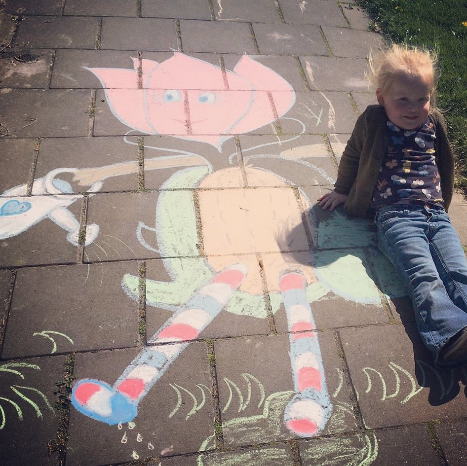 TulpTilly's tweet photo. Enjoying the #sun with one of my best #friendsβ£
π·β€π·
#tillytulp #globetrotter #tulip #tulips #netherlands #Holland #flowergirl #tulipfest #tulipfestival #kids #books #plush #gift #travel #visitholland #γγ₯γΌγͺγγ #ιιι¦ #鬱ιι¦ #springflowers #spring #stoepkrijt #chalkpaint https://t.co/2UXoAsQSSS