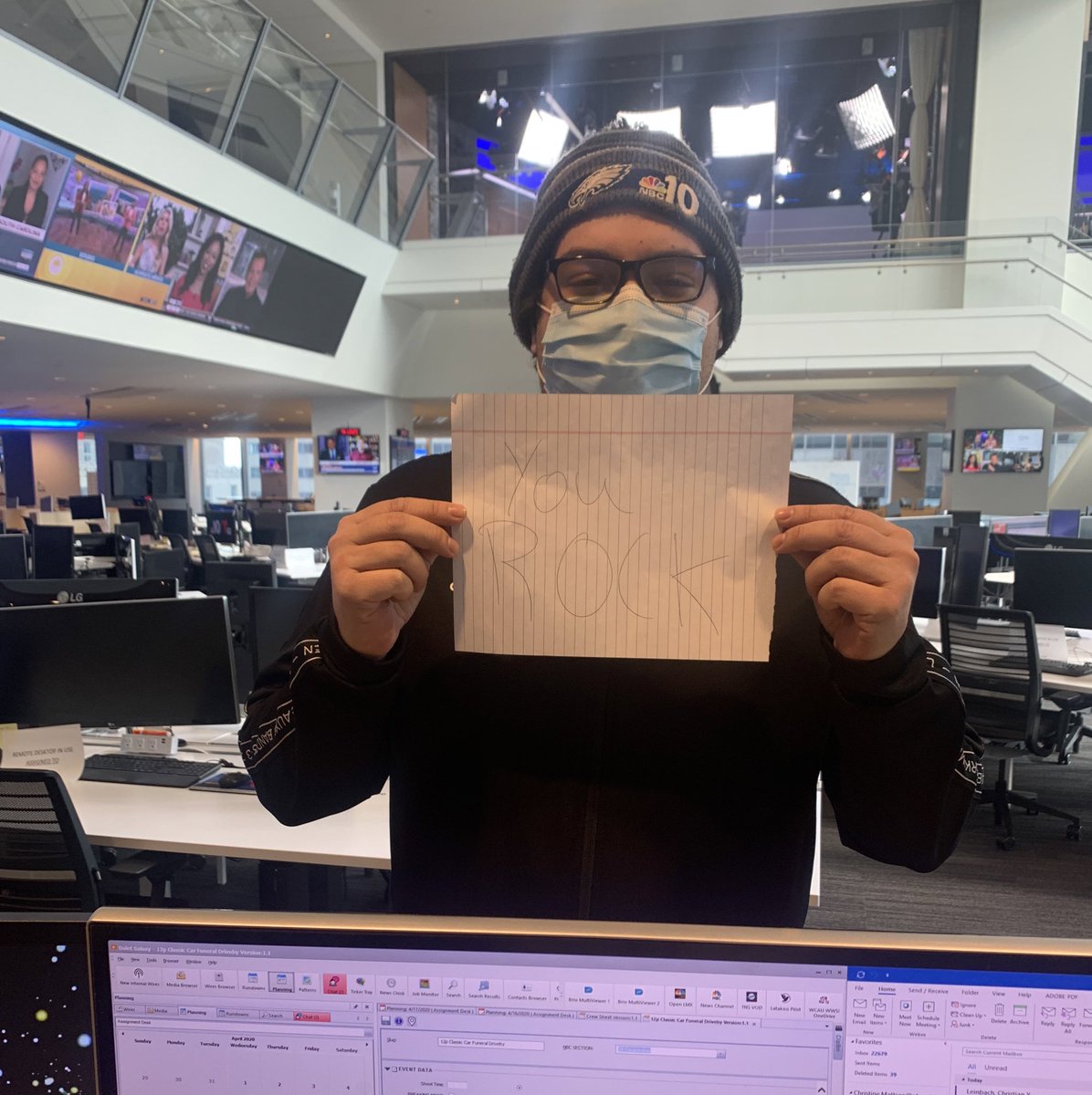 Pro tip: find yourself colleagues like this. <a href="/NBCPhiladelphia/">NBC10 Philadelphia</a>