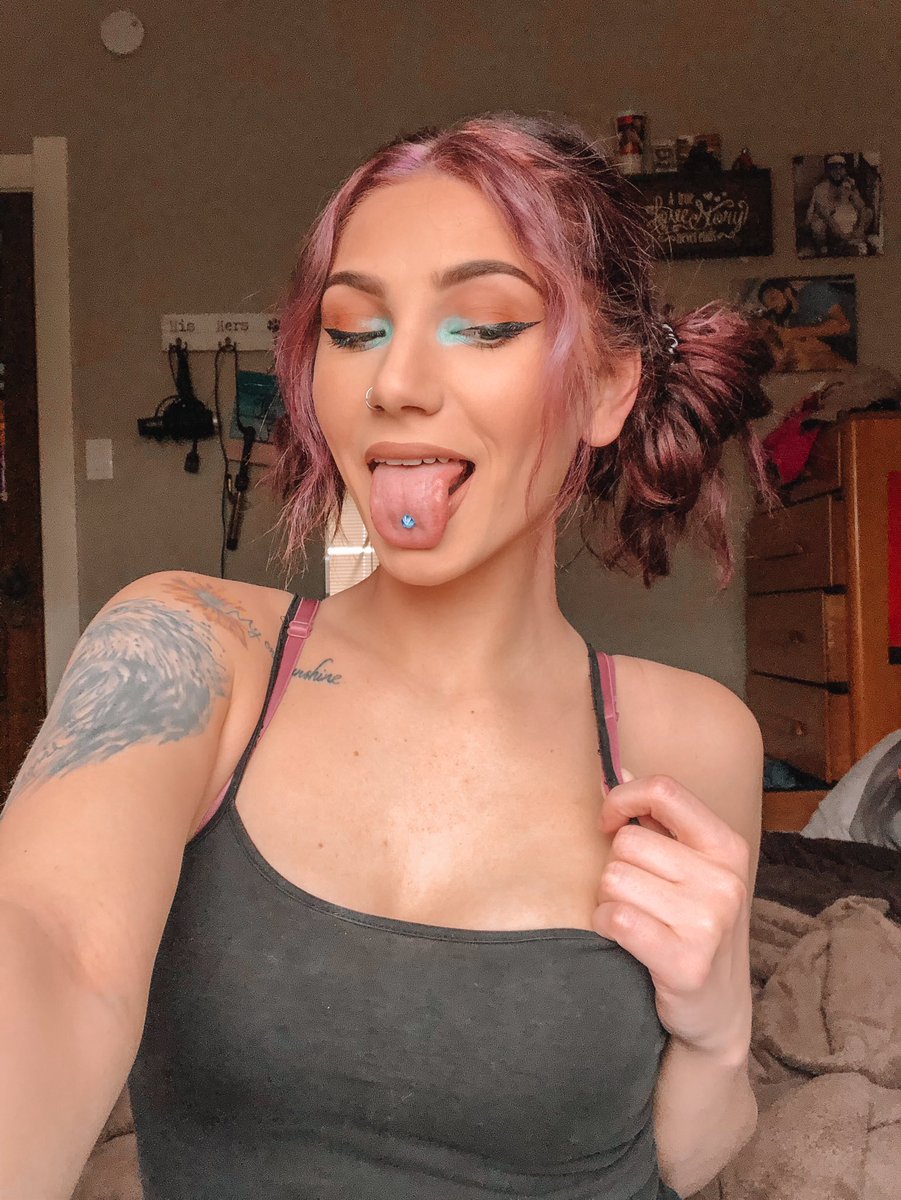 target_care's tweet photo. hey y’all, there’s a video out on this look. CHECK IT OUT 😛 •
•
•
•
#colorfuleyeshadow #makeuptutorial #IGTV #fyp #elfcosmetics #juviasplace #wetnwildbeauty #beautyblogger #toledohio #nwohio #contentcreator #toledorockets #girlswithtattoos #spacebuns #popofcolor https://t.co/ZJCavabxN5