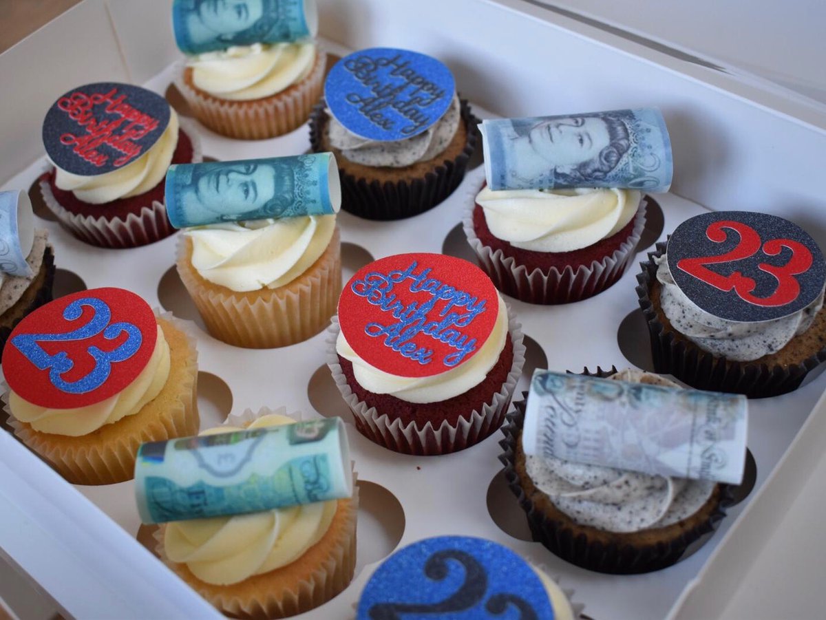 A Ballers Luxury Box 💷💙💷
Money themed personalised cupcakes filled with Red Velvet, Oreo &amp; Vanilla!
