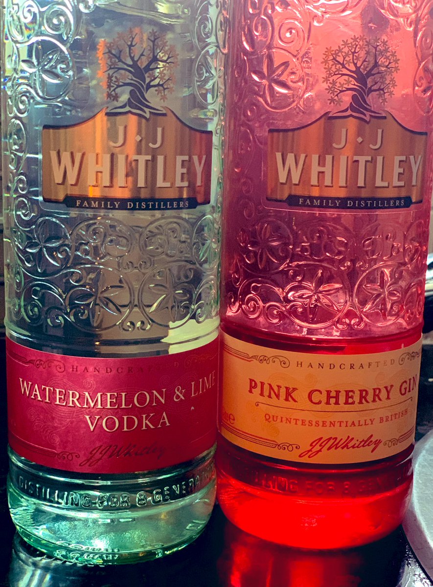 emmabraz01's tweet photo. It’s like @JJ_WhitleyUK have tapped into a thing here @Harry_Styles 🤔

And of course I had to buy them! 🍉🍒
#nicecombo
#drinkresponsibly 

#weekendplans https://t.co/SR4pLuy3s7