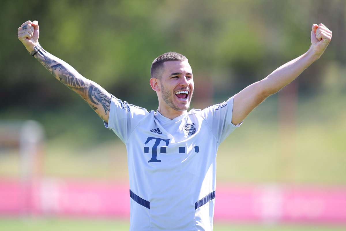 Lucas Hernández on Twitter: &quot;This is me when i come 🔙 train with my lads 🔴 @FCBayern #MiaSanMia #packmas 😃 #Happy #Football… &quot;