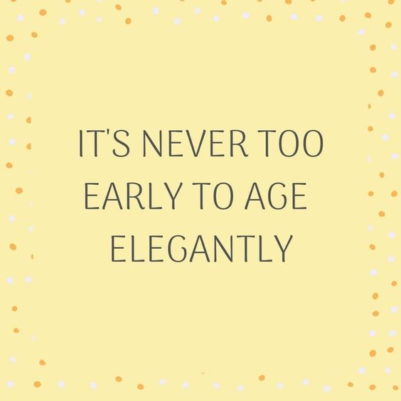 SPF is your best friend when it comes to keeping your skin looking and feeling youthful all year round but especially in the summer months🌅