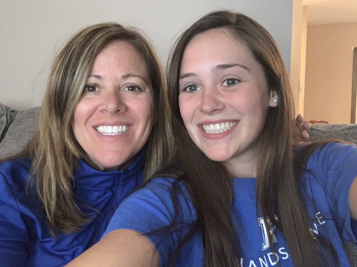 julesbolling's tweet photo. Showing some school spirit. We love Fort Thomas schools! #FTISspirit @FTSchools https://t.co/O0d2g3XQvB