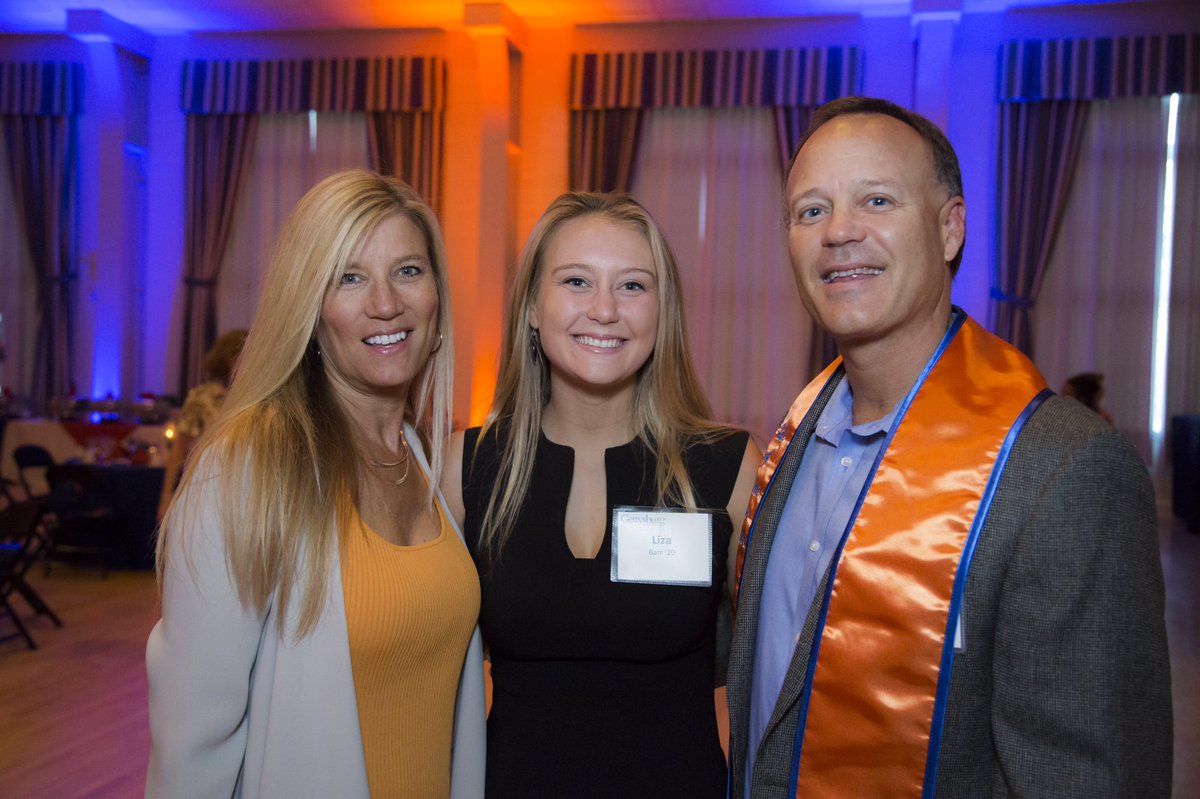 gburgbullets's tweet photo. The 🔶&🔷 runs in the family! @GburgWlax @GettysburgFh @GburgSwimming #BulletsTRACK #GettysburgGreat #whyd3 #D3Week #NCAAD3 #family #CCD3Week #CentConf #GoBullets https://t.co/MfviEdwXww