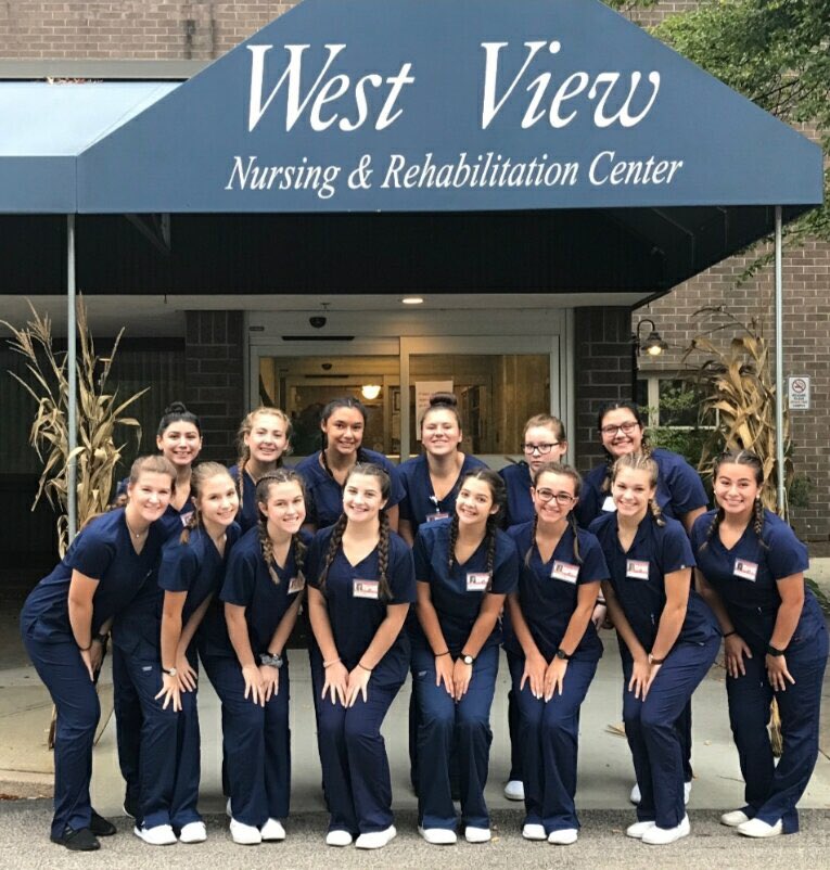 TGIF! Here our some of our future health care workers!🤩 Health careers students working hard as always! A BIG shoutout for donating the supplies they had to our health care workers! #skillsweek #oakerskills <a href="/coventrycareer/">Regional Career & Technical Center</a> <a href="/ReadEarl/">Criminal Justice CHS</a> <a href="/SkillsUSARI/">SkillsUSA RI</a> <a href="/CoventryOakers/">Coventry High School</a>