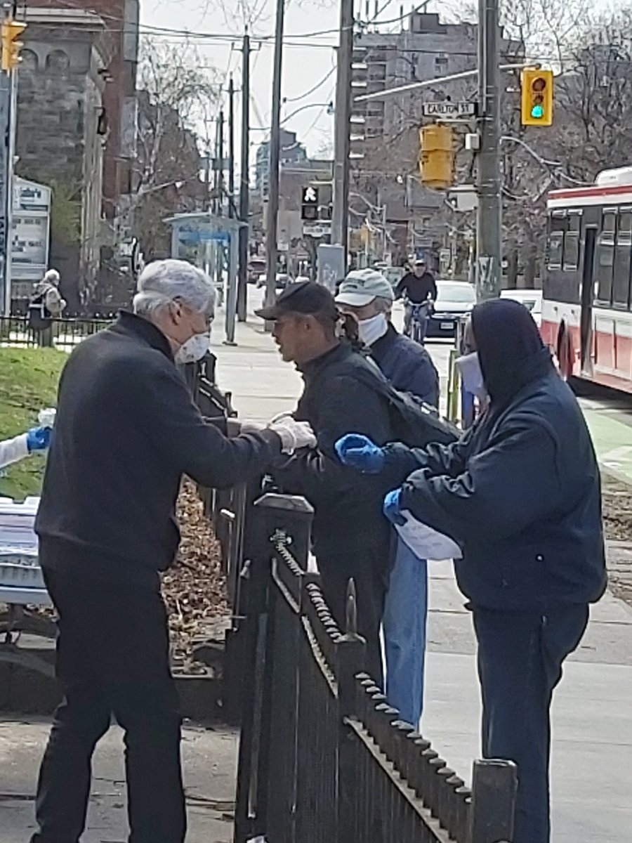 DialogueOffice's tweet photo. RIPPLES OF KINDNESS, continues its Free Community meal program at Sacre Coeur Catholic Church, Toronto with the help of its volunteers and donors during Covid-19. 
Keep praying for the underprivileged brothers and sisters in the city. https://t.co/jnRcfwj19z