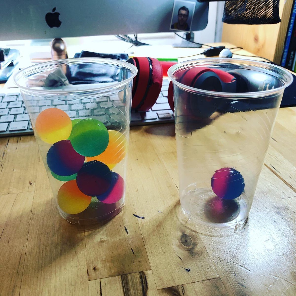 PendockPrimary's tweet photo. Something I saw on a friends post! Each ball in the left cup represents a job/chore/task to be done that day. The idea being that when each job is completed you move a ball across! An easy way to get a sense of accomplishment! #smalltargets #isolationgoals #mentalhealth #visual https://t.co/8xIPxYL0nY