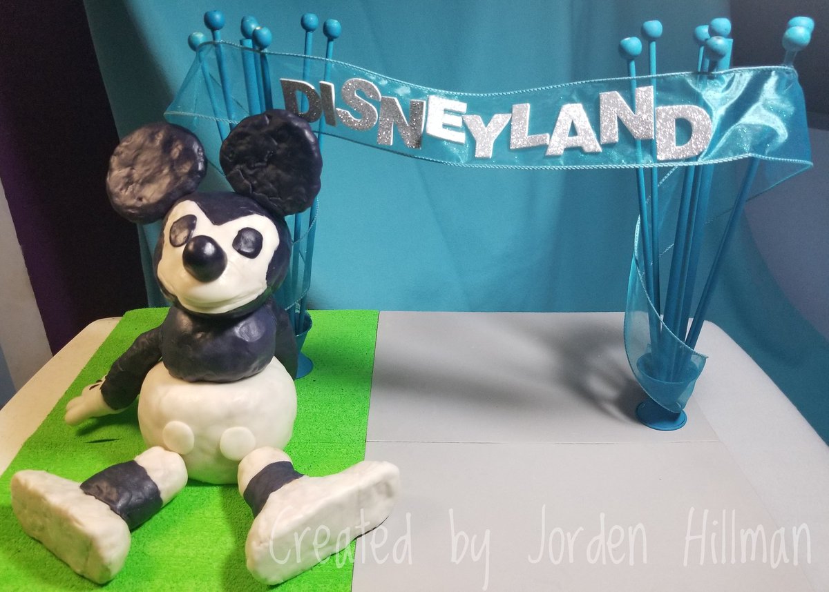 SuperbCupcake's tweet photo. Jorden's Monument project for 8th @SSDeptGMS @GrahamMidSchool. #MickeyMouse made from rice krispie treats n fondant. Winner was to get 3D print of project but #Covid19 = no school = no winners. #hillmancountrylife #falconpride #gmspride #foodie #Disneyland #1daywemaygettogo https://t.co/Rq5E3dvot6