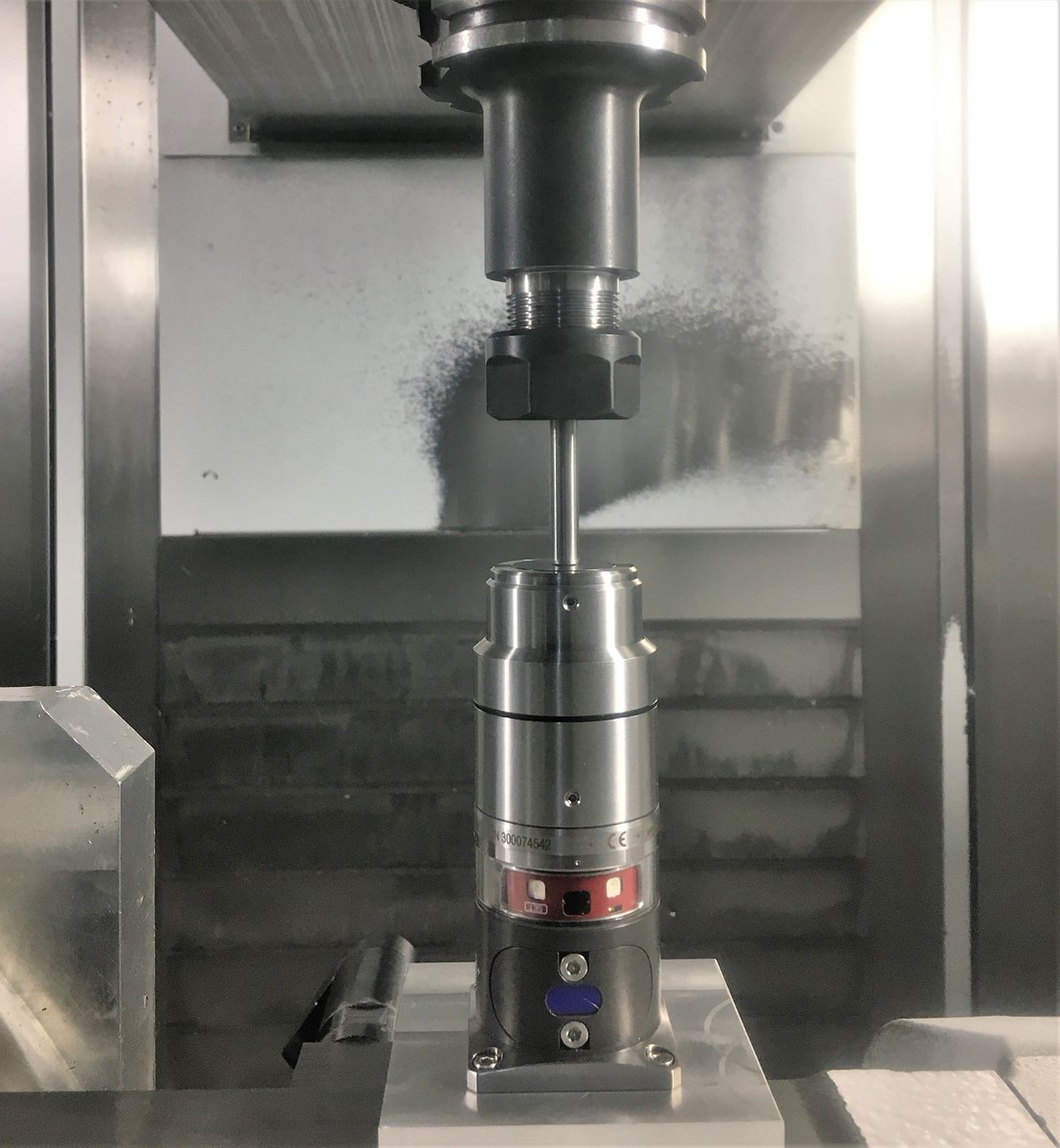 Blum_Novotest's tweet image. #FridayFromTheField! Check out this weeks Z-Nano #toolsetter installed on a #Chiron FX800 #cnc milling machine. This tool setting #probe is perfect for fast length measurements &amp;amp; tool breakage detection. 

#manfuacturing #metrology #measureXperts #cncmachines #inprocesscontrol