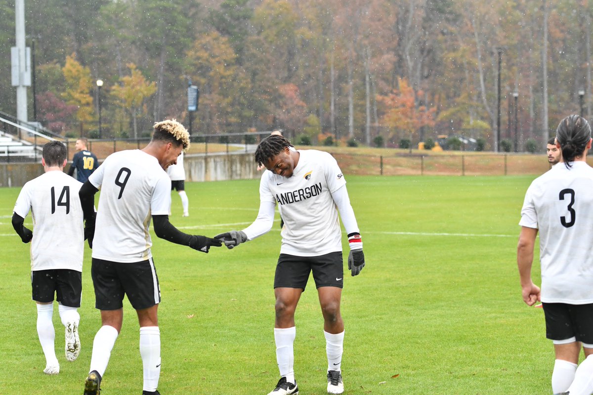 AUTrojans's tweet photo. We can still celebrate it being Friday right?? Here’s one of our favorites celebration sequences by men’s soccer! #TrojanArmy https://t.co/0StqzRcjMb