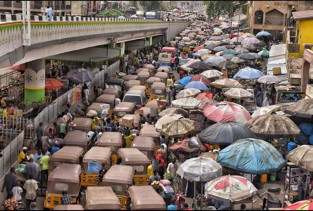 dawisu's tweet photo. Yesterday in Kano, and today! #Kanolockdown ✊ https://t.co/UuzNDX5gFk