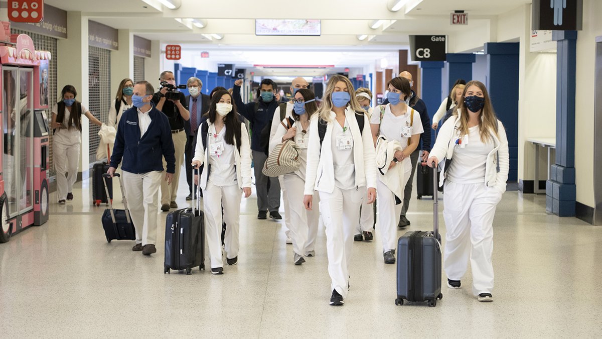 CleClinicNews's tweet photo. A team of 25 Cleveland Clinic caregivers departed for New York City to help @nyphospital treat COVID-19 patients.

Thank you to @United and @GoingPlacesCLE for the sendoff! https://t.co/1RCThbo7KX