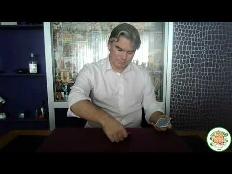 We kunnen het wel schudden – DE VALSSPELER 6
Ze zeggen dat je een kaartspel op zoveel verschillende manieren op volgorde kunt leggen dat hoe vaak je ook schud je altijd op een andere volgorde uitkomt. Maar <a href="/DeValsspeler/">De Valsspeler</a> denk hier anders over...ow.ly/vKAF50zhf7o