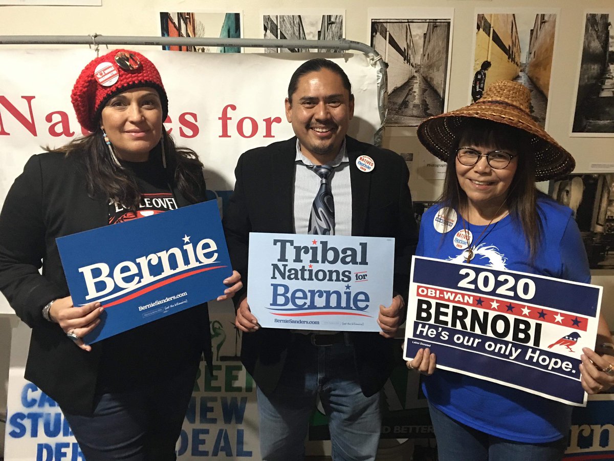 RedBeretsM4All's tweet image. Here are some photos of #NativesForBernie here in Olympia Wa recently. Red Berets stand with you♥️

#WyomingVoteBernie