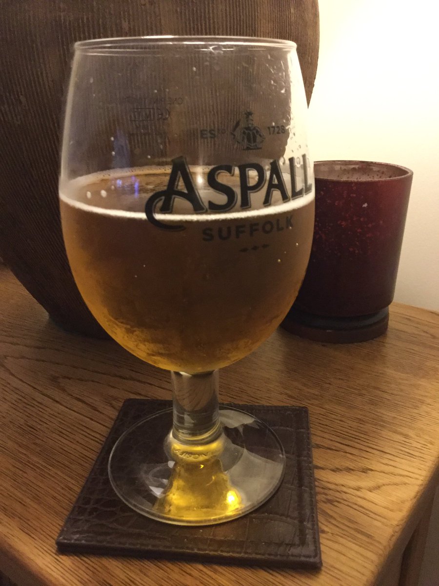 Jax_Browne's tweet photo. Just finished a virtual HIIT class with lots of squats of every variety finishing with a 2min plank 🥵🤯...now I’m struggling to move! Luckily hubby has poured me a post workout refreshment! Cheers All! #TFIF #StayHome #DrinkingMore #GettingFit https://t.co/vqOzC5w0sV
