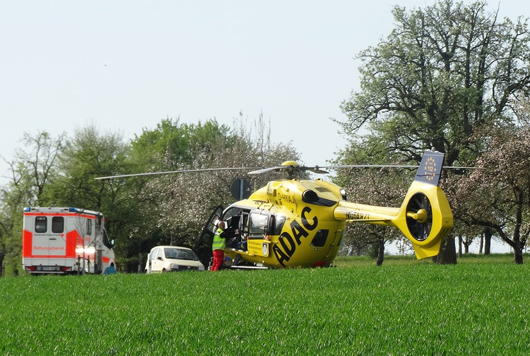 Fipspilot's tweet image. H145 | Christoph 22 (D-HYAJ) take off after bad accident

youtube.com/watch?v=VYw2c5…

#helicopter #christoph22 #h145 #adacluftrettung