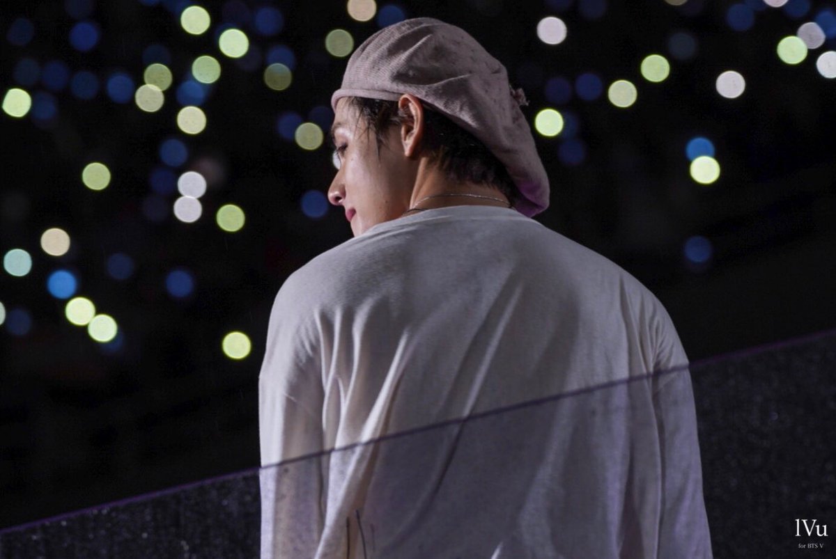 softnte's tweet photo. 190713 taehyung...A thread: https://t.co/vJU8hWwLIR