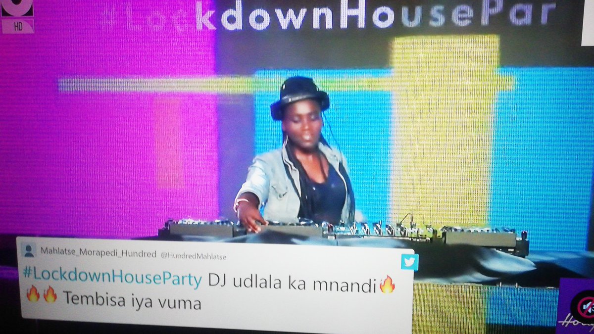 MansNotCorrupt1's tweet photo. Retweet if you're feeling DJ Thabi Thabs 🔂❤️❤️ Dlala Thabs Dlala!!

Girl is murdering piano while chilled 🔥🔥🔥🔥🔥🔥🔥🔥🔥🔥🔥
#LockdownHouseParty https://t.co/s0iwNSWHp2