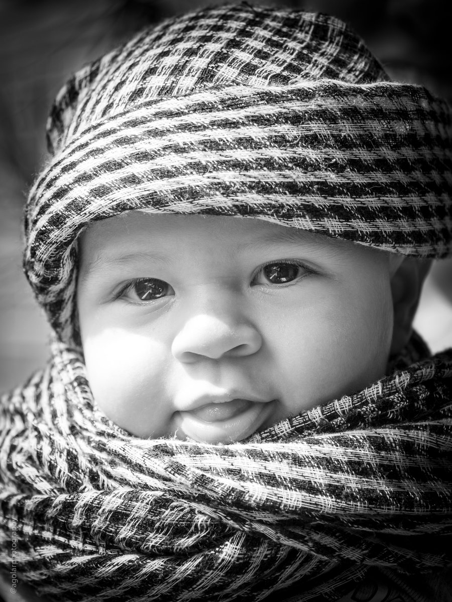 agolar's tweet photo. "ERES AMIGO DE LAS COSAS SENCILLAS, POR ESO ME ABRAZAS Y ME DESCONGELAS, Y ME HACES SENTIR COMO UN GLOBO QUE VUELA" (Milo, Residente ) #blackandwhitephotography #bwphotography #blackwhitephotography #blackandwhitephotographer #bw_photooftheday #blackandwhitephotograpy https://t.co/U4n2BLPlwK