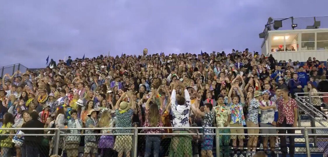 lzstudents's tweet image. To the class of 2020, 

Thank you for being the best classmates and friends. The past 4 years has been a great ride but our time together at LZHS has come to a unique end. Good luck to everyone with college, work, etc. 

Once a bear always a bear 🐻

#LZNation #WeAreLZ #LZ2020