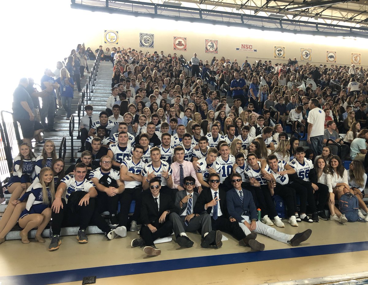 lzstudents's tweet image. To the class of 2020, 

Thank you for being the best classmates and friends. The past 4 years has been a great ride but our time together at LZHS has come to a unique end. Good luck to everyone with college, work, etc. 

Once a bear always a bear 🐻

#LZNation #WeAreLZ #LZ2020