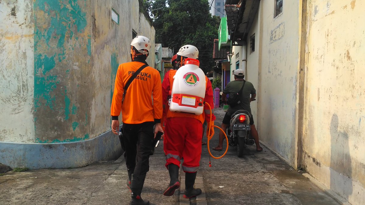 Defano0's tweet image. Negara ini sedang membutuhkan kita mari kita buktikan apa yang tertera dalam "DASADHARMA" #KWARDAJATENG #KWARCABSOLO @KwarcabSolo @kwardajateng @kwarnas @Pramuka_Jateng #PRAMUKAPEDULI #PEDULIPRAMUKA #pejuangcovid19 #PEJUANG