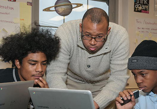 CLEMetroSchools's tweet photo. CW43 WUAB will partner with CMSD and the Cleveland Teachers Union to present televised lessons for students whose schools have been closed due to the Coronavirus. “CMSD on CW43” will premiere Monday, April 20. Learn more at https://t.co/2r1GUgEkvw https://t.co/uEXVIjuaYC