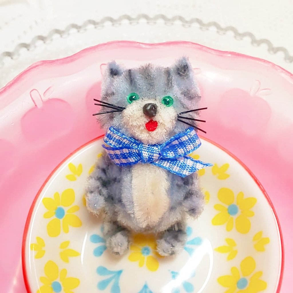 いつみ モールでしろねこちゃんも作ってみました 今 手足が動かせるジョイントタイプのモールアニマルを練習しています 自分なりの作り方を考えながらの制作なのでまだまだ改良の余地ありですが この子はその第1号 モールアート モール いつみ モールでしろねこちゃんも作ってみました 今 手足が動かせるジョイントタイプのモールアニマルを練習しています 自分なりの作り方を考えながらの制作なのでまだまだ改良の余地ありですが この子はその第1号 モールアート モール