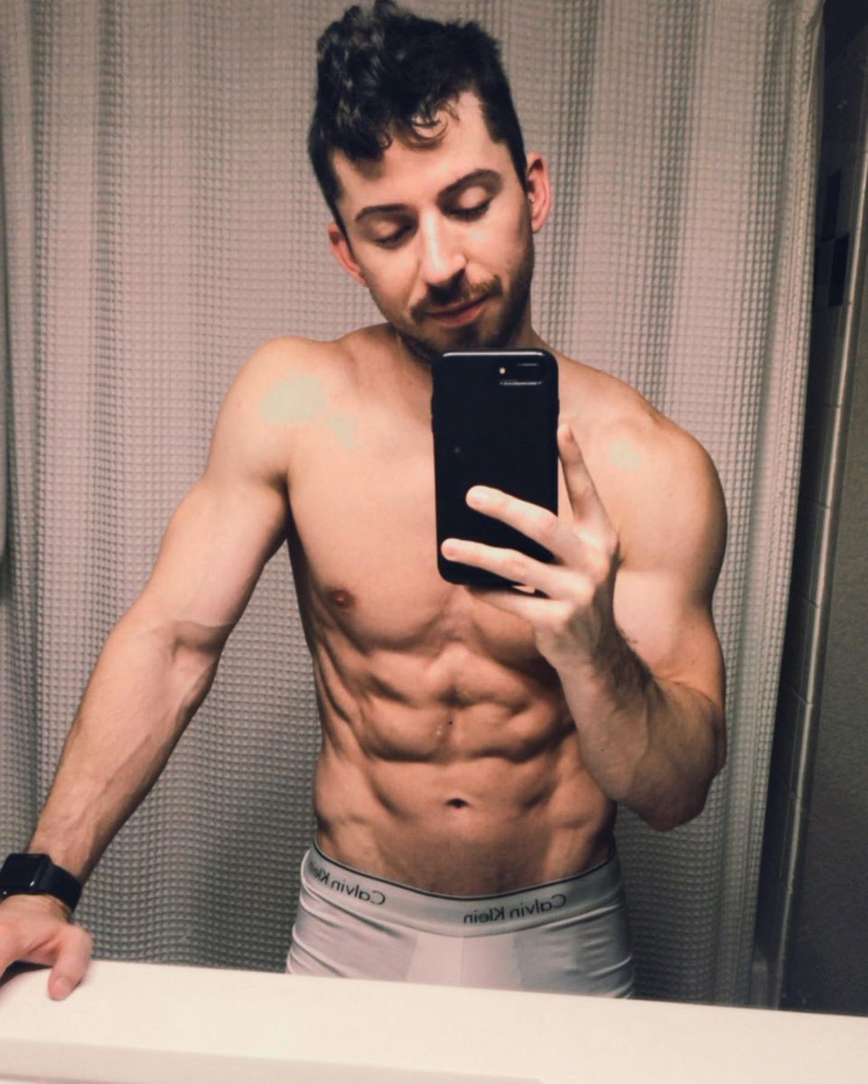 gayfitnessuk's tweet photo. Who wants a hump day treat?
@body_by_ramey.
...
#me #men #selfie #menwithabs #fitness #fitnessmotivation #gymlife #strength #athlete #quarentineandchill #humpday #dallas #iggay #gayfitness #gaymen #gayhunk #igdailypic #snack #gaymuscle https://t.co/RpRD4yqL1v