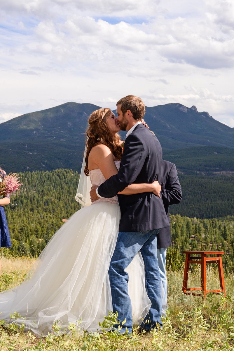 Don't worry 2020 Brides, this will be you soon! Book with us for flexible bookings &amp; no deposit down to reserve your wedding date!
asaweddings.com 
#ashotaboveweddings #asaweddings #yubacityweddingphotographer #yubacity #yubacityweddings