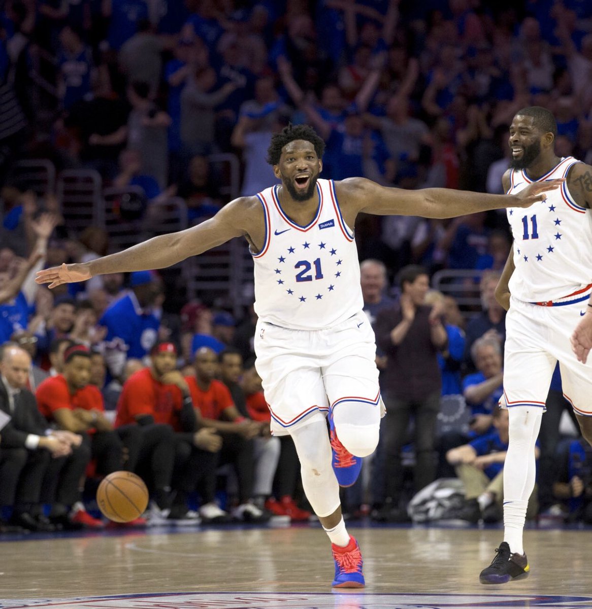 throwbacksport3's tweet image. Joel Embiid with the MONSTER SLAM