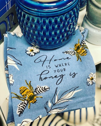 Health_Depot's tweet photo. We have a tea towel for every kitchen! These are so cute &amp; make the perfect gift! 😍 https://t.co/2UqpL7jEG6