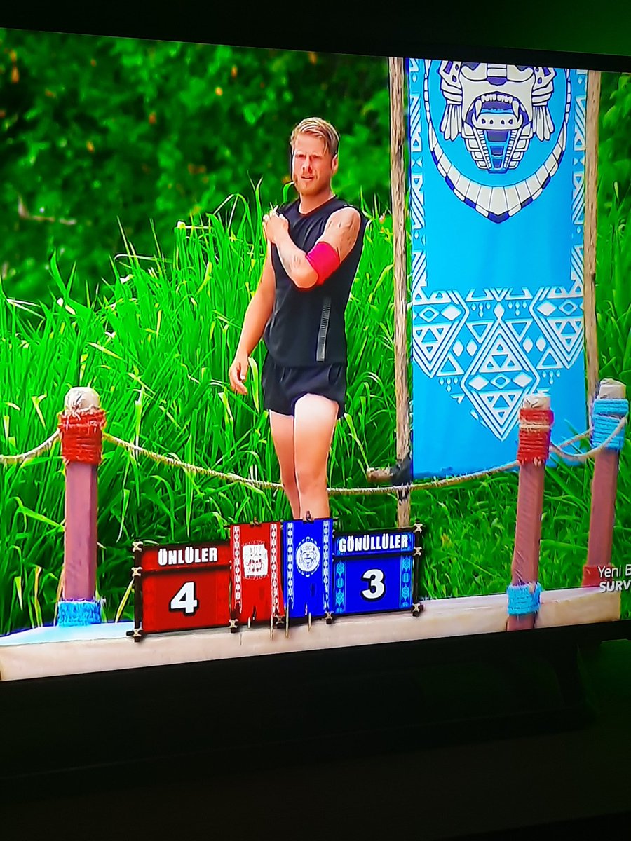 Millete bu kadar yalakalık yapma biraz dik dur. Ailen izliyor onlardan utan bari...#survivorturkiye <a href="/acunilicali/">Acun Ilıcalı</a>