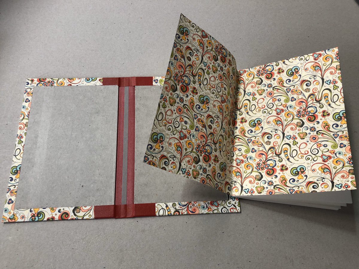bindingrepairs's tweet image. Hand made notebooks - Stitched Paradigm Cliche archival paper, mill board cases covered in quarter Heritage buckram with Rossi paper sides. sycamorebookbinding.co.uk @rossi1931paper @RatchfordFJ