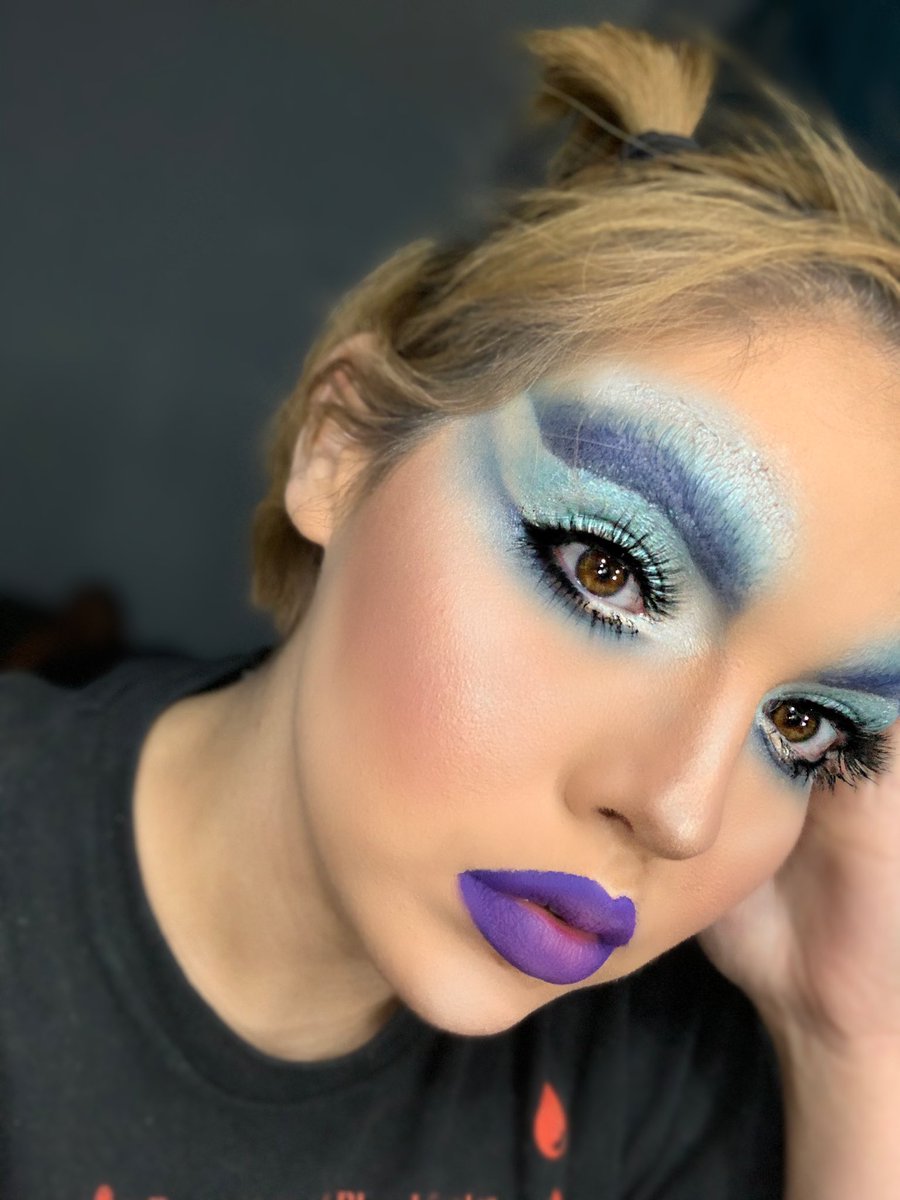 le_cass_inator's tweet photo. My first attempt at doing a drag inspired/ @JeffreeStar  look with no brows 🥵 kuddos to all the queens out there cause this ain’t easy 😭 #BlueBlood #Queens https://t.co/OwAKTdQnYl