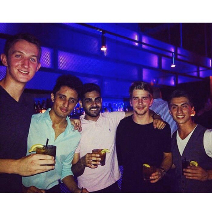 dadalife369's tweet photo. #MeAt20 #MeAtTwenty #ToBetterDays #AlwaysPartying #MissYouMadhav #GoodTimes #UnderageDrinking #NewYork https://t.co/zqqyET4N0y