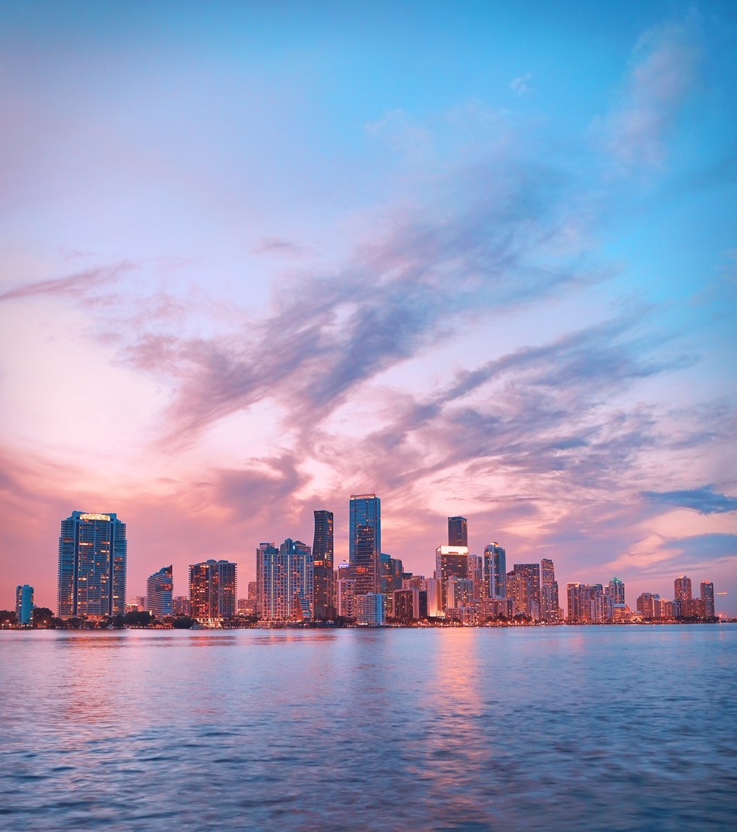 Opportunity waits for you here!☀️
.
Photo by Muzammil Soorma on Unsplash
.
#FIUELI #YouAreWelcomeHere #DiscoverFlorida #StudyinMiami