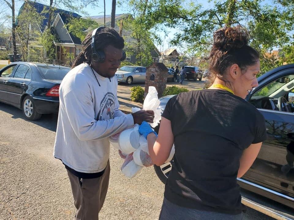 JeanaLeeCHA's tweet photo. Last night was both uplifting and devastating; we delivered 100s of meals to the hardest hit areas in Chattanooga. I saw homes destroyed, personal belongings everywhere, and I saw HOPE - something no tornado can destroy. #UnumCares #WeOverMeCHA https://t.co/BSB5l11wur